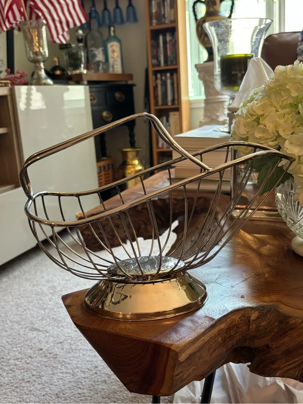 Retro Mid-Century Barware Tabletop Wine Cradle and Display Stand